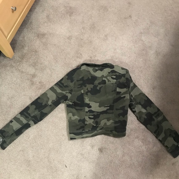 Fashion Nova stretch Jou Jou Camo crop Jean jacket - Picture 4 of 4